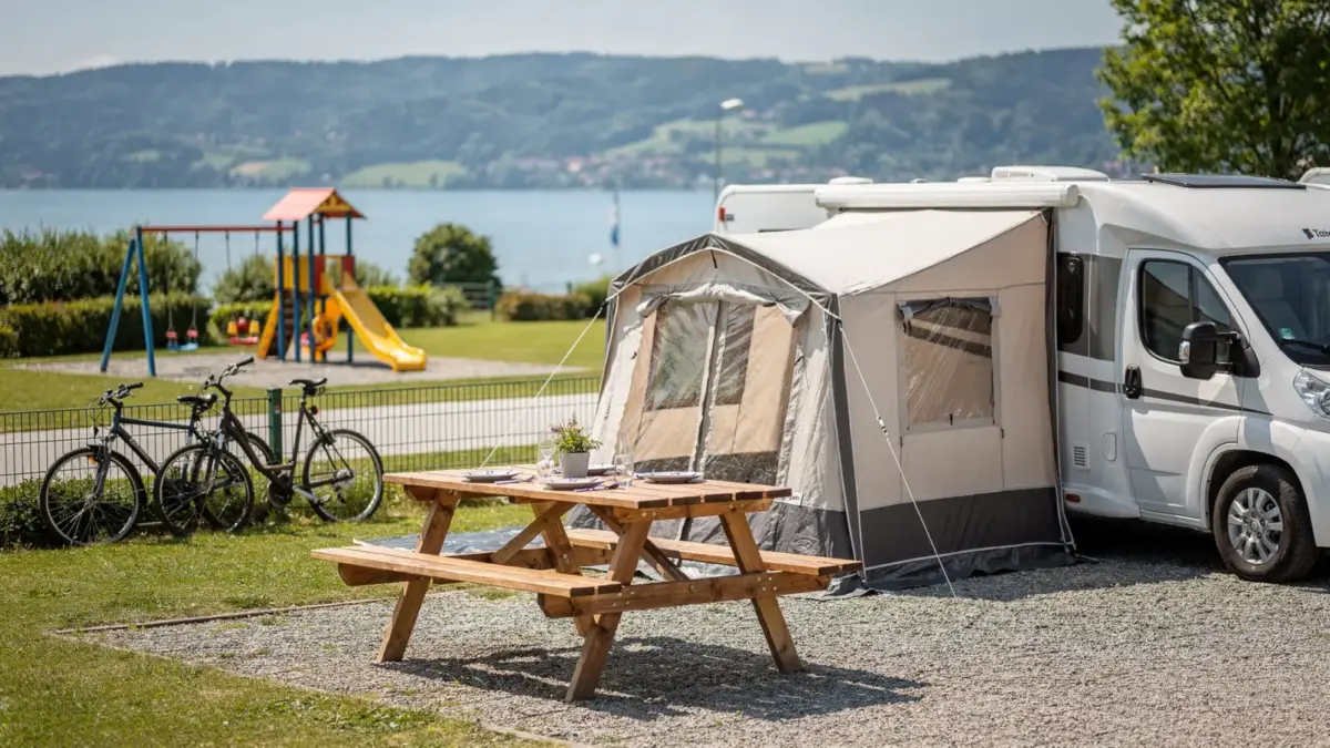 Familien-Campingplatz am Bodensee mit Zelt, Campervan und Spielplatz